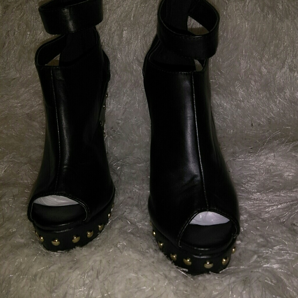Black Platforms - image 3